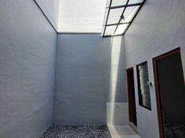 Rumah Wisma Mukti 2 Lantai, Baru Gress, Full Granit, SHM.