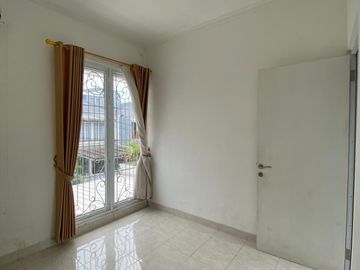 DP BISA DI CICIL Jual Over Kredit Rmh 2LT 149JT di GDC New Anggrek 2 Depok