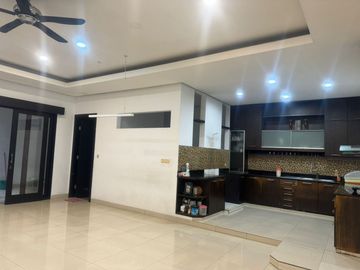 Dijual Rumah Siap Huni di Taman Grisenda, Uk.10x20m2, Semi Furnish, Hadap Utara, Harga : 6.5M Nego