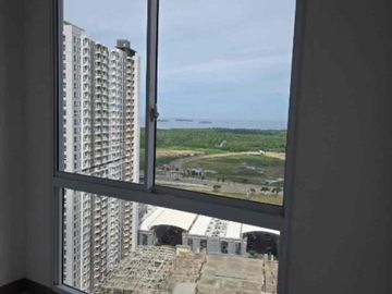 Disewakan aparteman tokyo riverside 3 bedroom semifurnish lantai tinggi di PIK 2