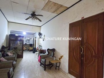 Dijual Rumah Lama Cocok untuk Kos, Di Bendungan Hilir, Jakarta Selatan