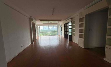 Spacious 3-Bedrooms plus Den Luxury Home in Pacific Plaza Towers