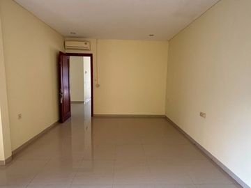Rumah Luas Hadap Utara Siap Huni di Alam Sutera