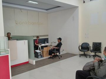 Gedung Strategis Ex Bank di Jl. Raya Darmo – Cocok untuk Kantor & Bisnis