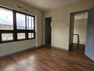 PASEO ARCENAS 3 BR HOUSE ACROSS CLUBHOUSE