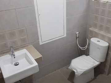 Dijual Gedung Siap Pakai di Daerah Mampang Prapatan Jaksel, Lt.410m2, Harga bisa Nego
