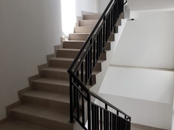 Dijual Gedung Siap Pakai di Daerah Mampang Prapatan Jaksel, Lt.410m2, Harga bisa Nego