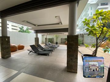 For Sale 1 Lage Bedroom + Parking Condo Across Ayala Center Cebu