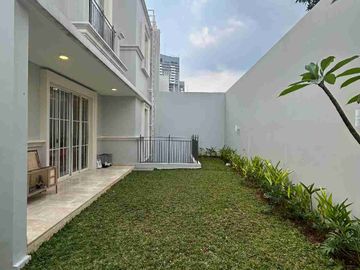 Dijual Rumah Modern Classic Hook di Southgrove Lebak Bulus Private Lift