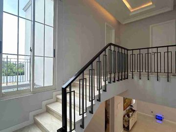 Dijual Rumah Modern Classic Hook di Southgrove Lebak Bulus Private Lift