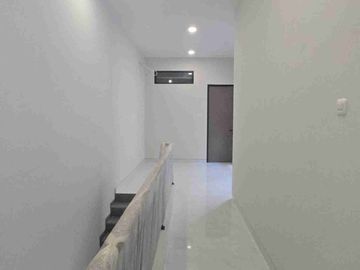 DIJUAL,RUMAH BARU GRESS,AREA BARUK UTARA