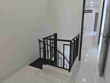 DIJUAL,RUMAH BARU GRESS,AREA BARUK UTARA