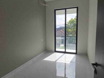DIJUAL,RUMAH BARU GRESS,AREA BARUK UTARA
