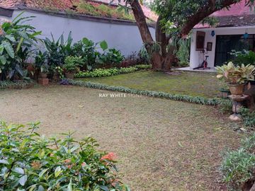 Dijual Rumah Bangunan Lama Terawat di Menteng, Jakarta Pusat