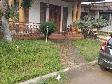 Rumah dalam kompleks di belakang UPN Pondok Labu Pangkalan Jati