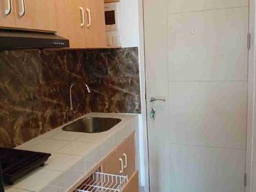 DISEWAKAN MURAH APARTEMEN TOKYO STUDIO FULL FURNISH LANTAI RENDAH VIEW LANGSUNG TAMAN
