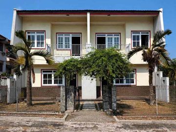 Rumah komplek Cinere yg sangat favorite, dekat dengan akses menuju tol Brigif .