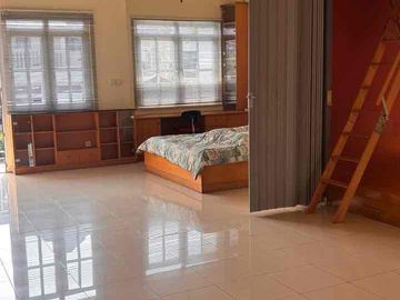 Rumah komplek Cinere yg sangat favorite, dekat dengan akses menuju tol Brigif .