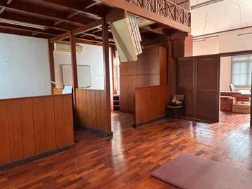 Rumah komplek Cinere yg sangat favorite, dekat dengan akses menuju tol Brigif .