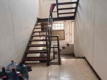 Rumah komplek Cinere yg sangat favorite, dekat dengan akses menuju tol Brigif .