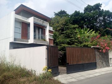 Rumah 2 Lantai Super Luas & Nyaman Pundong 1, Tirtoadi, Mlati, Sleman, Yogyakarta