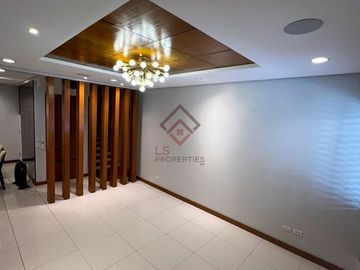 FOR RENT Smart 3BR Townhouse with Built-in SOLAR in Glendale Heights, Quezon City