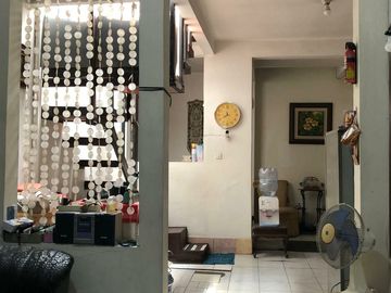 Rumah Dukuh Kupang Barat , Row Jalan 6 Meter