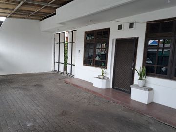 Rumah+Koasan Raya Kutisari Selatan  , Row jalan bisa 4 mobil