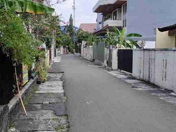 Rumah hitung tanah akses 2 mobil di Wolter Monginsidi Keb baru Jaksel