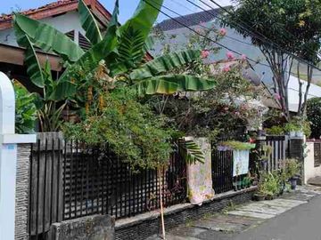Rumah hitung tanah akses 2 mobil di Wolter Monginsidi Keb baru Jaksel