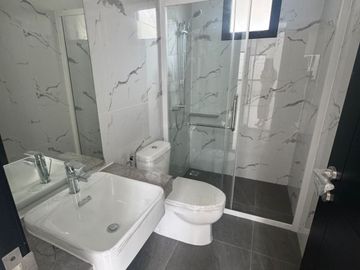 DISEWAKAN RUMAH VILLA PASIR PUTIH PIK 2  UK 10X20 (2 LANTAI) BISA WNA