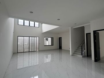 DISEWAKAN RUMAH VILLA PASIR PUTIH PIK 2  UK 10X20 (2 LANTAI) BISA WNA