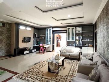 RUMAH SEMI FURNISH RAPI TERAWAT SIAP HUNI LOKASI STRATEGIS FI TANGKERANG TIMUR