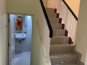 DIJUAL RUMAH GARDEN HOUSE PIK  UK 6X17 (2 LANTAI) SEMI FURNISH BISA NEGO