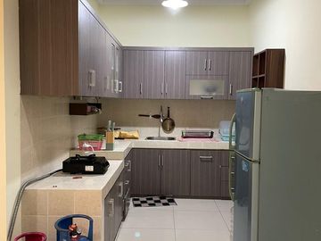 DIJUAL RUMAH GARDEN HOUSE PIK  UK 6X17 (2 LANTAI) SEMI FURNISH BISA NEGO