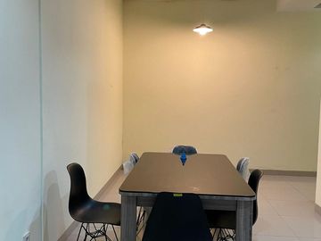DIJUAL RUMAH GARDEN HOUSE PIK  UK 6X17 (2 LANTAI) SEMI FURNISH BISA NEGO