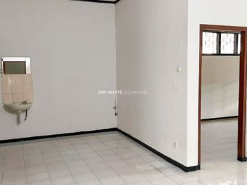 Dijual Rumah Layak Huni Posisi Hoek di Jl Gandaria IX Kebayoran Baru