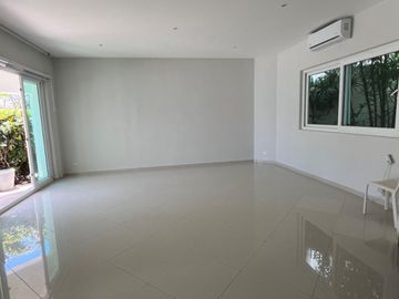 CASA ZONA HOTELERA ISLA DORADA CON MULLE , CANAL Y ALBERCA PRIVADA