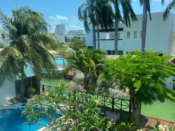 CASA ZONA HOTELERA ISLA DORADA CON MULLE , CANAL Y ALBERCA PRIVADA