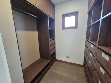 Exclusiva Casa Nueva en Condominio Doña Constanza, Avenida San Miguel – Talca.