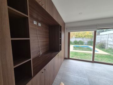 Exclusiva Casa Nueva en Condominio Doña Constanza, Avenida San Miguel – Talca.