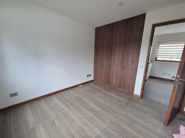 Exclusiva Casa Nueva en Condominio Doña Constanza, Avenida San Miguel – Talca.