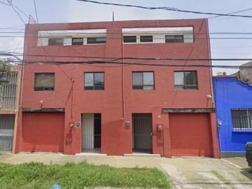 CASA EN VENTA 5 RECAMARAS, VICENTE GUERRERO, COLONIA DEL CARMEN, COYOACAN CIUDAD DE MEXICO.