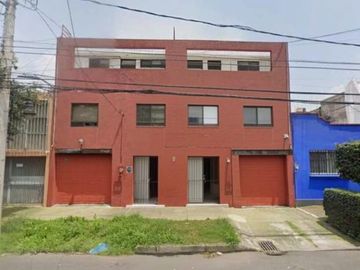 CASA EN VENTA 5 RECAMARAS, VICENTE GUERRERO, COLONIA DEL CARMEN, COYOACAN CIUDAD DE MEXICO.