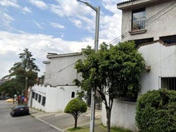 VENTA EN CASA CUAJIMALPA AV. JESUS DEL MONTE, CDMX.