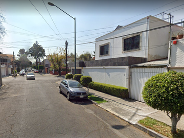 BONITA CASA EN VENTA (RECUPERACION HIPOTECARIA)
