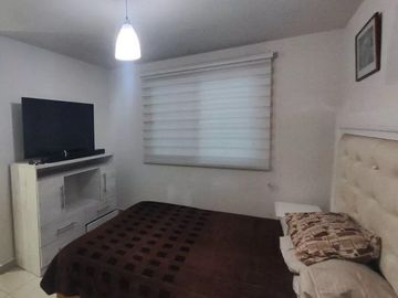 SE VENDE CASA EN COLONIA LOS CANDILES QUERÉTARO CERCA DE PLAZA CANDILES