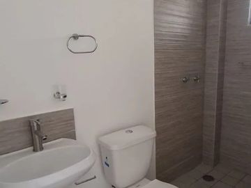 SE VENDE CASA EN COLONIA LOS CANDILES QUERÉTARO CERCA DE PLAZA CANDILES