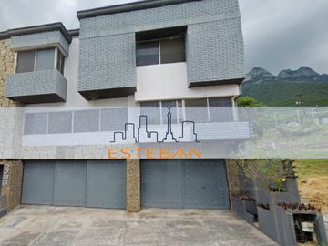 CASA EN REMATE CUMBRES 2 SECTOR MONTERREY NUEVO LEON