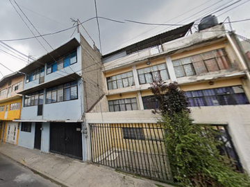 sa Casa en Venta en el EDO-MEX Nezahualcóyotl a 20 mnts. de Hospitales ISSSTE, ISEM, GENERALES DE Chimalhuacán y Guztavo Vaz